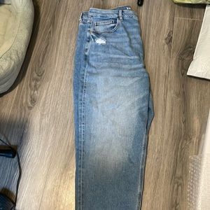 American Eagle Curvy Mom Jeans